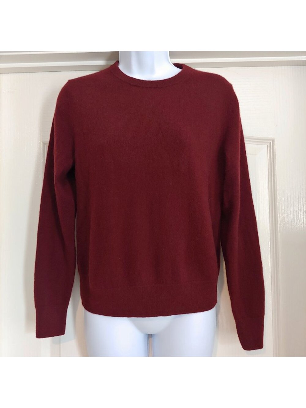 Quince 100% Mongolian Cashmere Sweater Rich Burgundy Quiet Luxury M